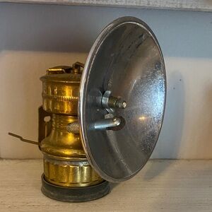 VINTAGE 4 IN. BUTTERFLY CARBIDE LAMP- SAFESPORT  MFG. CO. MINERS LAMP HONG KONG